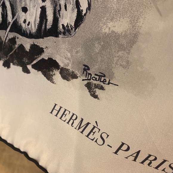 Hermes Limited Edition Retired Panthera Pardus Silk 140cm 55” Scarf Shawl Dallet - Picture 12 of 15